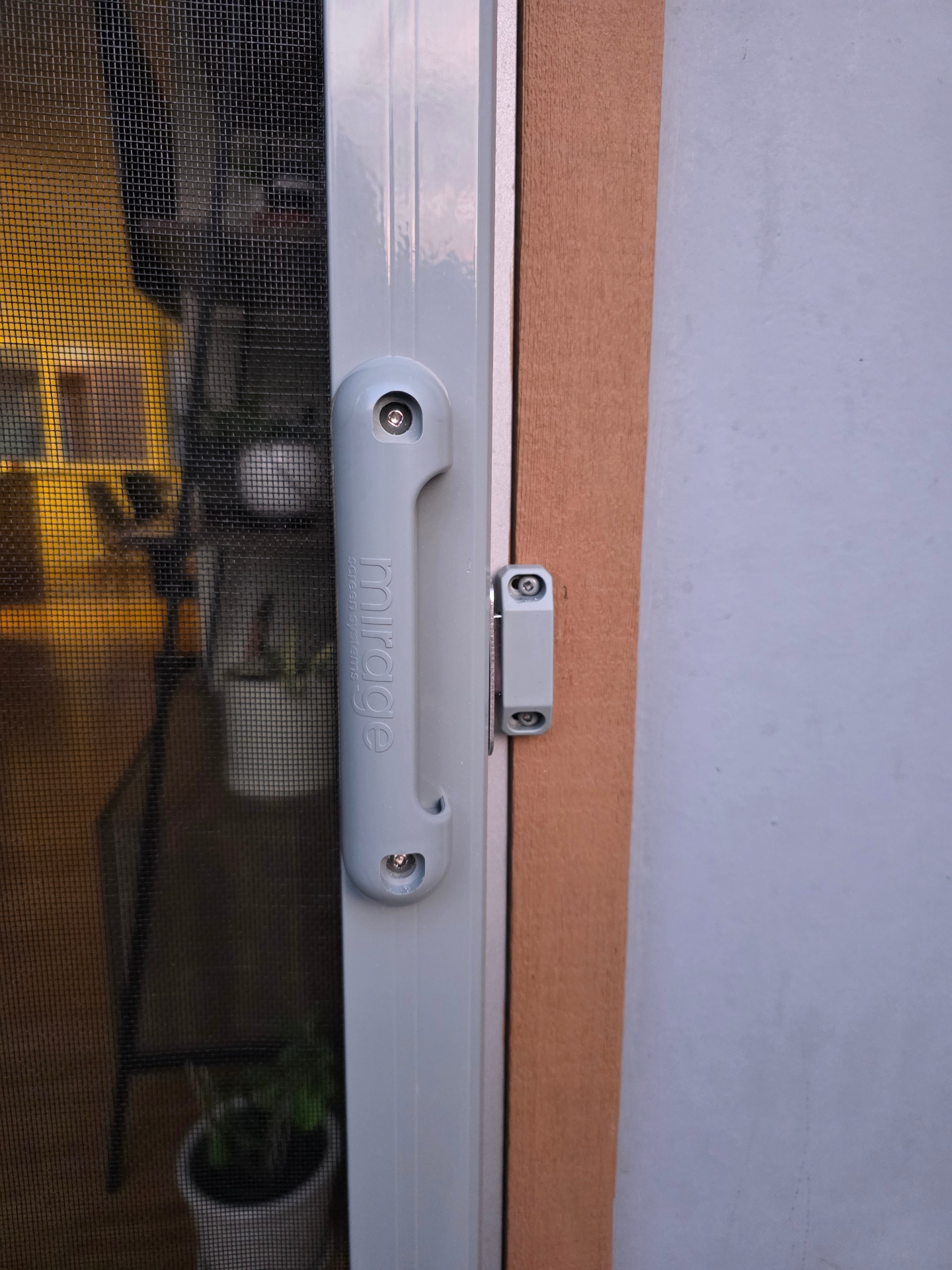 Retractable screen handle detail